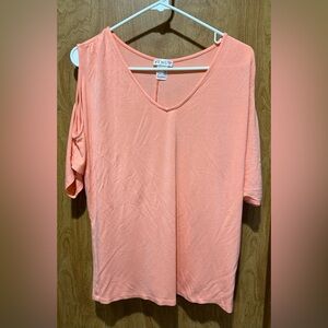 Venus cold shoulder short sleeve shirt size L